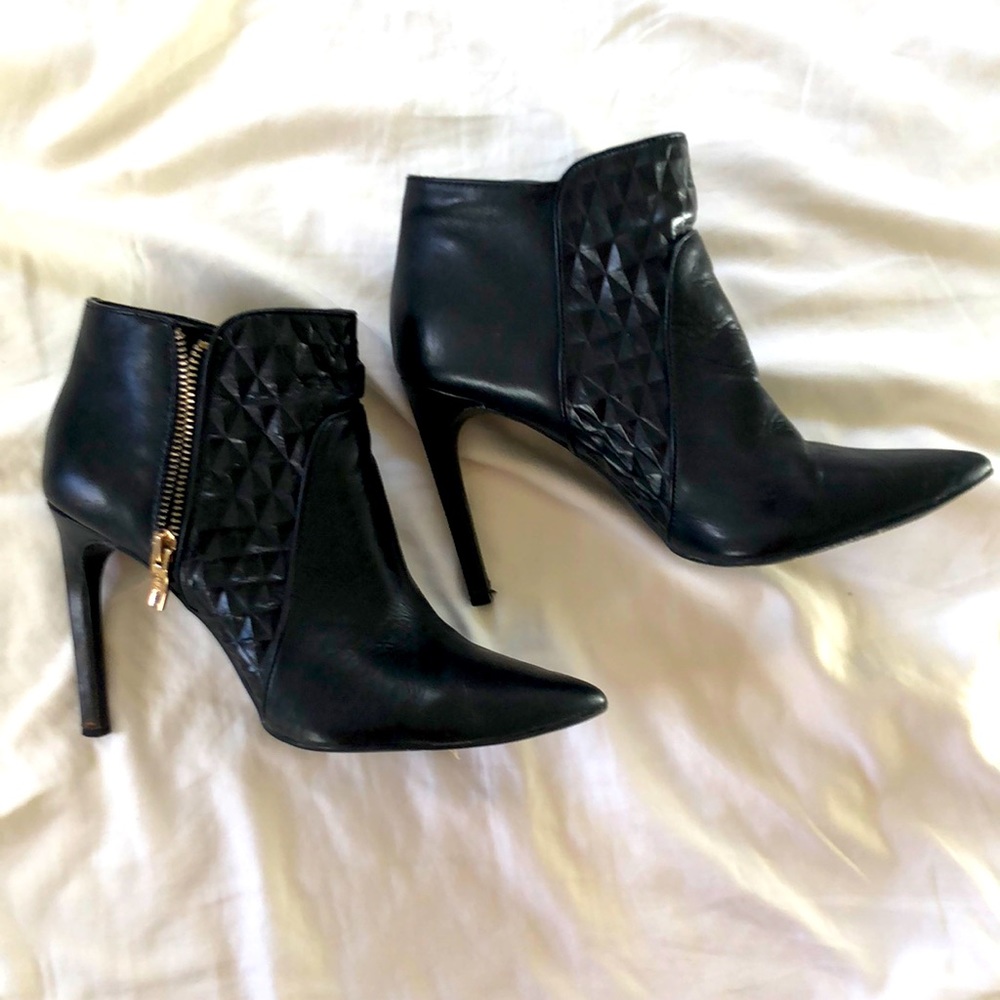 BCBGeneration Black Genuine Leather Stiletto Booties w/Brass Zipper- W8 - 4”heel